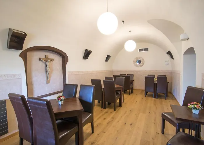 Отель Anno Нове-Место-над-Метуйи